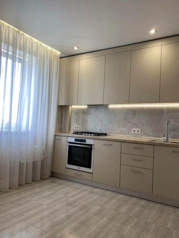 Професора Отамановського вул., 25