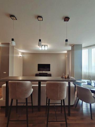 Олімпійська вул., 10б