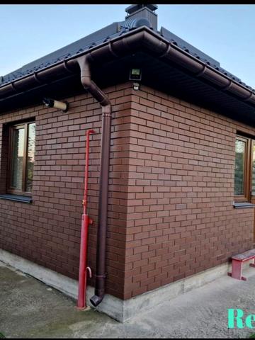 Центральна, 1