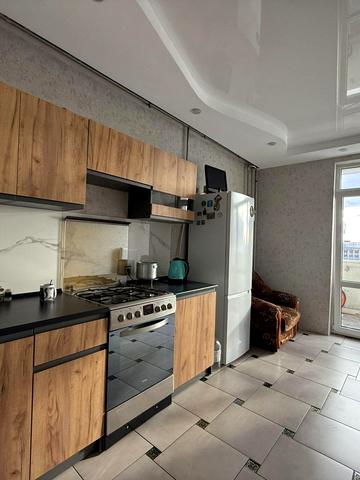 Леоніда Перфецького вул., 2