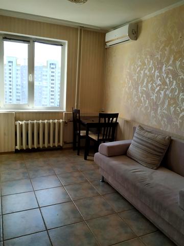 Драгоманова вул., 14