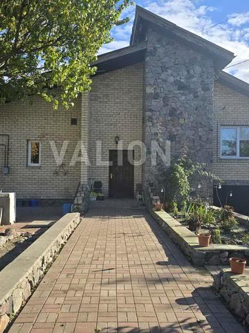 Квітнева вул., 1