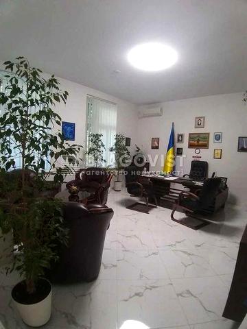 Продаж 3-к Сталінки 107м.кв. Ремонт під офіс. ЛИПКИ, Шовковична,10