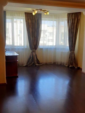 Ярослава Баїса вул. (Володимира Висоцького), 23