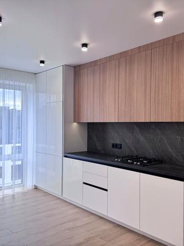 Миколи Боголюбова вул., 1