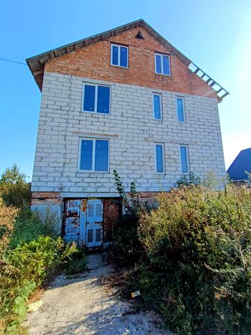 Лесі Українки, 21