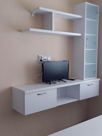 Добровольців вул., 4