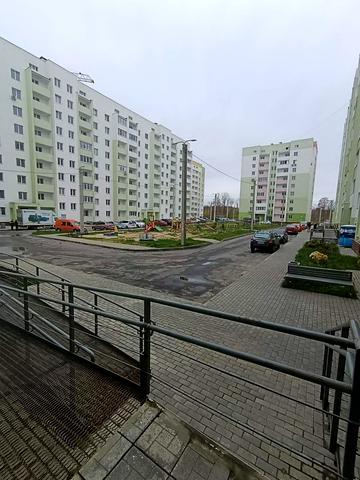 Миру вул., 49