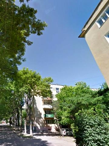 Братів Дужих вул. (Володимира Комарова), 20