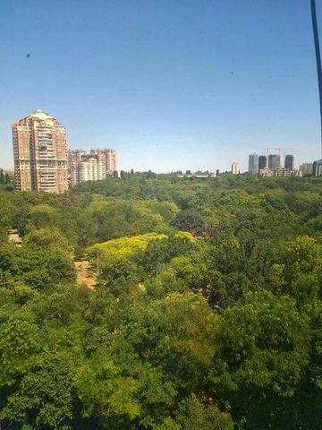 Продам 4х-квартиру на вул. Добровольців (Говорова) 15 парк Перемоги