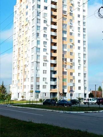 Домобудівельна вул., 3