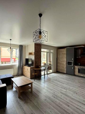 Героїв Крут вул., 4