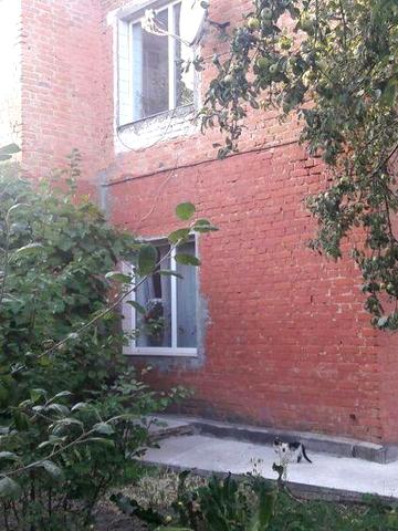 ТЕРМІНОВО!Продам квартиру у двохквартирному будинку з двором і городом