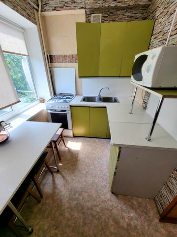 Василя Іваниса вул. (Миколи Матеюка), 5