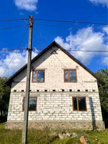 Продам будинок 190 кв.м., паркова зона,  асфальтований доїзд