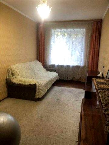 Продається 3-кімнатна квартира на Мотелі.