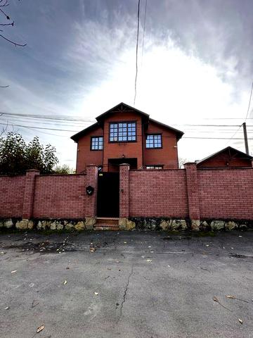 Продажа будинку в центрі міста