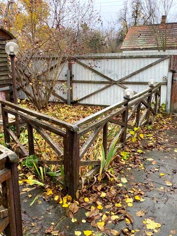 Будинок у центрі села, газ, вода, асфальт, ділянка 16 соток