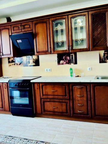 12-та Поздовжня вул., 16