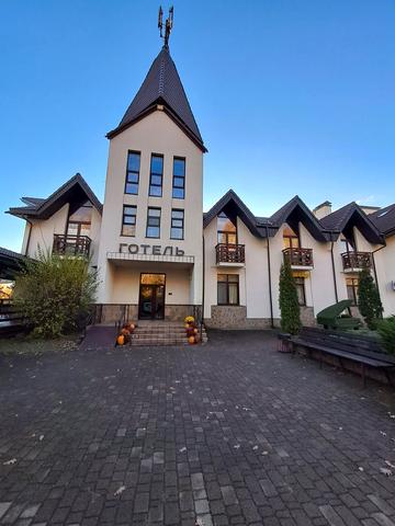 Петра Сагайдачного вул., 1