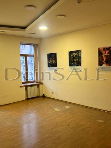 Володимирська вул., 6