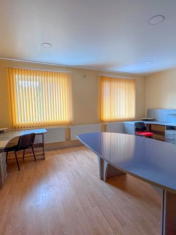 Квітнева вул., 24