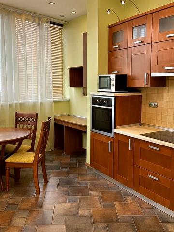 Урлівська вул., 16/37