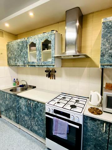 Героїв просп., 4