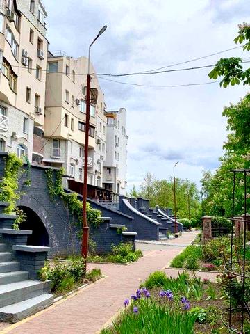 Ціну знижено!Продаю чудову квартиру площею 181 кв.м.! Вокзальна!