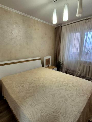 Кривбасівська вул., 54