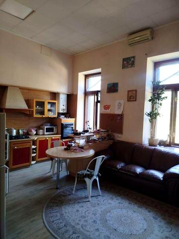 Продам 5ти комн кВ в Центре города!