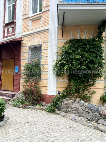 Потебні вул., 2