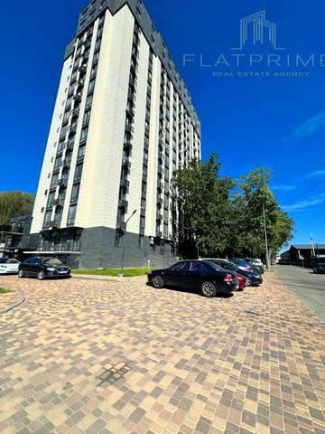 Юності вул., 4