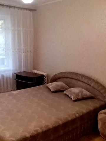 Мостицька вул., 8