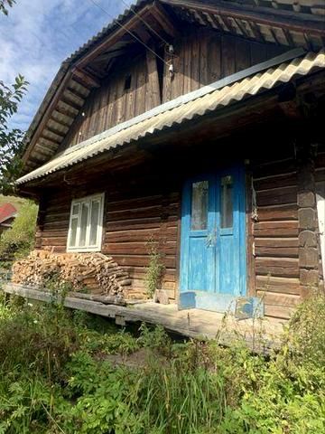 Продається будинок та 10 соток у с. Верхній Студений у карпатах