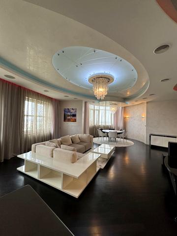 Дмитра Яворницького просп. (Карла Маркса), 5