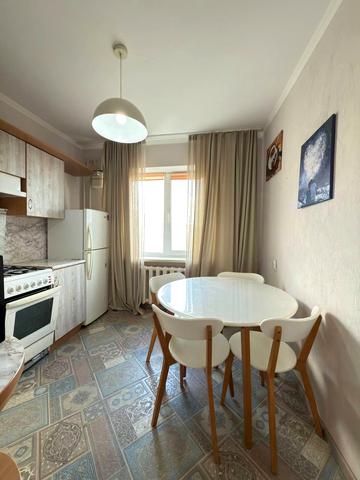 Євпаторійська вул., 106