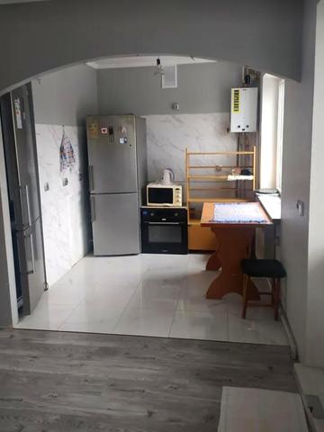 Лесі Українки вул., 35