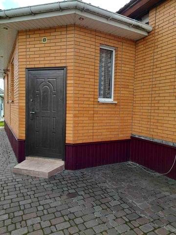Продам будинок на два входи, центр міста. Власник