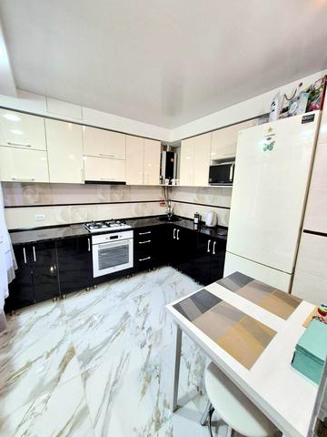 Академіка Корольова вул., 23