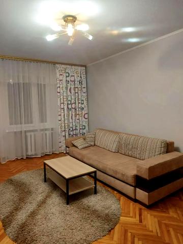 Лабораторна вул., 15