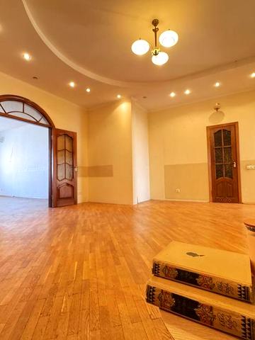 Продаж 3 кім квартири вул. Срібнокільська 14 А