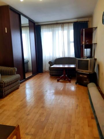 Червоної Калини просп. (Володимира Маяковського), 25