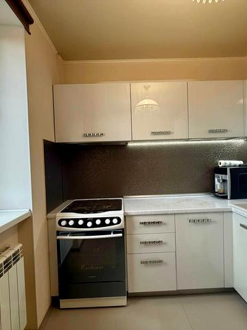 Української Авіації бульв. (Нестерова), 1