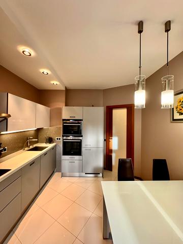 Дмитрівська вул., 69