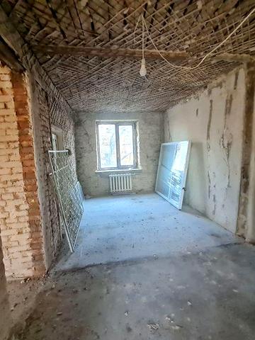 Трёхкомнатная квартира 50 метров от атб под жилье магазин или офис ЖК капитальный