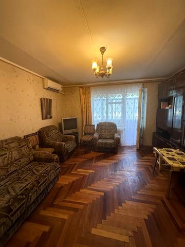 Академіка Александрова вул., 3