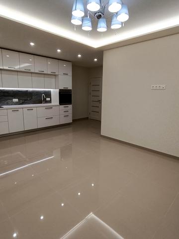 Михайла Грушевського вул. (Карла Лібкнехта), 85