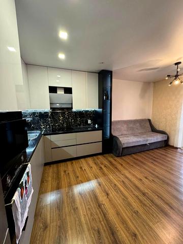 Героїв Чорнобиля вул., 3