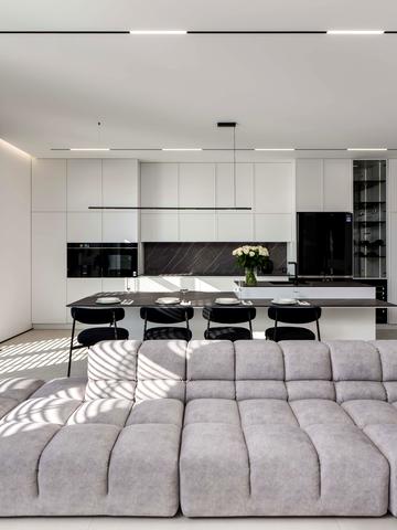 Університетська вул., 17-А